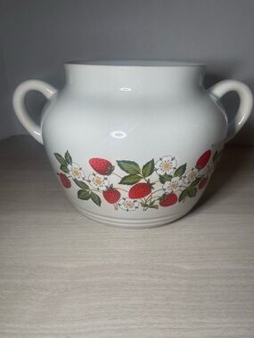 Vintage Sheffield Strawberries 'N Cream 8" Bean Pot Cookie Candy Stoneware Japan